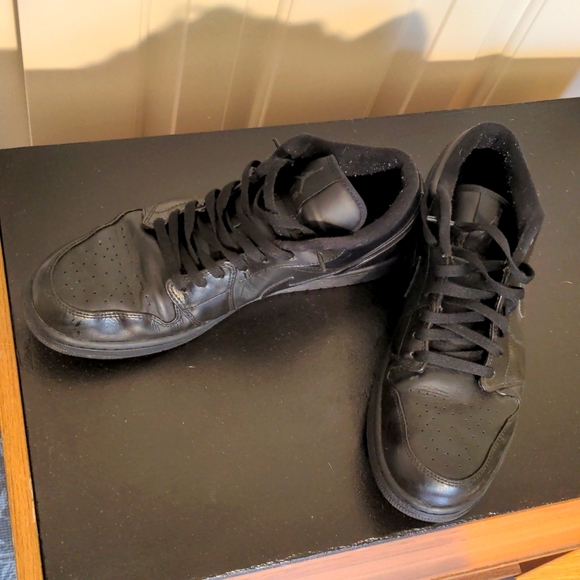 Nike Air Jordan 1 Low - Picture 6 of 6